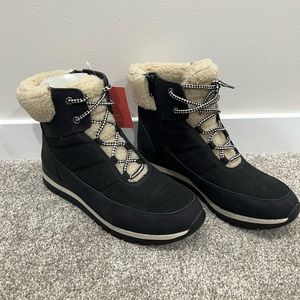 NWT Naturalizer Soul Carey Hiker Boot